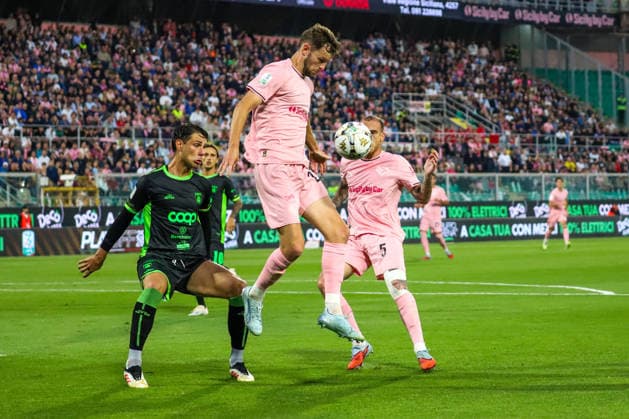 IPA84911372 - Jeremy Le Douaron (Palermo F.C.) during the Italian Serie BKT semi final match ben Palermo F.C. vs U.S. Catanzaro 1929 20th May 2026 at the Renzo Barbera stadium in Palermo, Italy  Copyright: xVincenzoxOrlando IPAxSportx xx 84911372