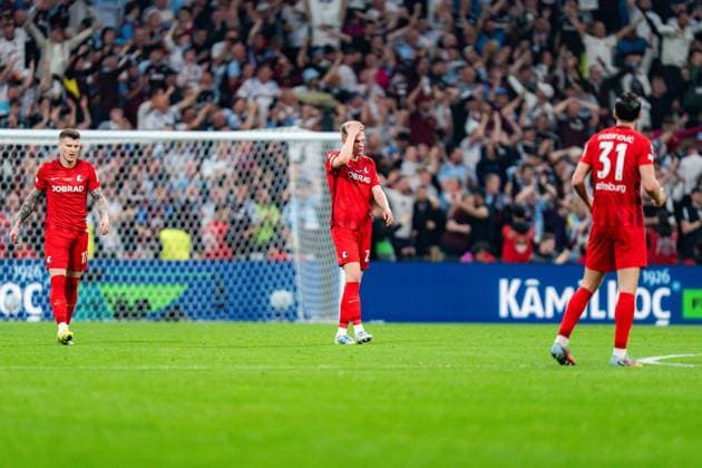 20 05 2026, SC Freiburg vs Aston Villa, UEFA Europa League Final, Final Matchday Goal for 0 3 by Morgan Rogers Aston Villa here Matthias Ginter SC Freiburg, 28 Lukas Kübler SC Freiburg, 17 Igor Matanovic SC Freiburg Copyright: xBahhoxKarax