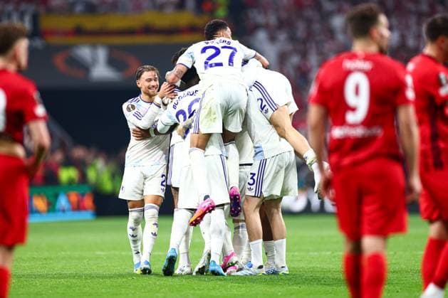 Aston Villa players celebrate winning the UEFA Europa League SC Freiburg v Aston Villa, UEFA Europa League, Final, Football, Besiktas Park, Istanbul, Turkiye - 20 May 2026Istanbul Besiktas Park United Kingdom EDITORIAL USE ONLY No use with unauthorised audio, video, data, fixture lists, club league logos or live services. Online in-match use limited to 120 images, no video emulation. No use in betting, games or single club league player publications.  Copyright: xJamesxMarsh Shutterstockx 16883157ea