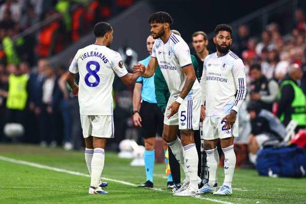 Youri Tielemans of Aston Villa is replaced by Tyrone Mings of Aston Villa SC Freiburg v Aston Villa, UEFA Europa League, Final, Football, Besiktas Park, Istanbul, Turkiye - 20 May 2026Istanbul Besiktas Park United Kingdom EDITORIAL USE ONLY No use with unauthorised audio, video, data, fixture lists, club league logos or live services. Online in-match use limited to 120 images, no video emulation. No use in betting, games or single club league player publications. Copyright: xJamesxMarsh Shutterstockx 16883157fd
