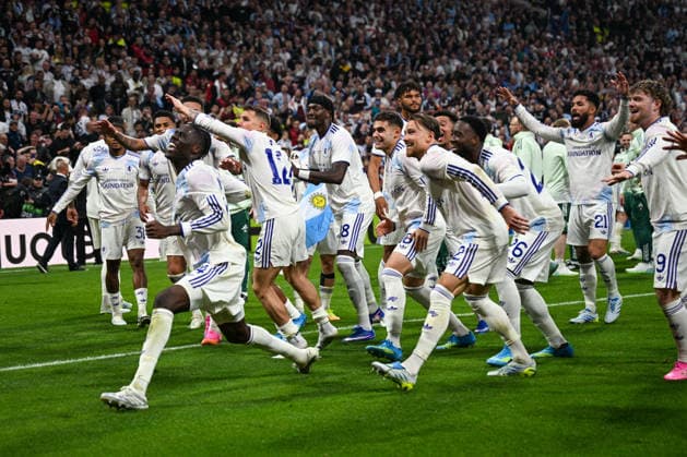 FOOTBALL - UEFA Europa League - Final - SC Freiburg vs Aston Villa FC Photo by IPA ABACAPRESS.COM84915027 - Aston Villa F.C. greets the fans at the end of the match after won the UEFA Europe League 2026 final between S.C. Freiburg vs. Aston Villa F.C. on 20th May 2026 at the Tupras Stadium, Istanbul, Turkey Istanbul Turkey  Copyright: xIPAxSport ABACAx