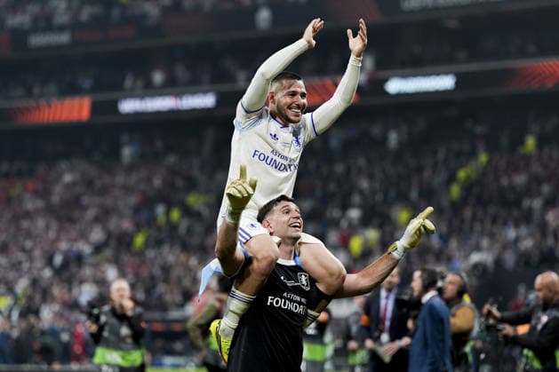 Aston Villa win UEFA Europa League title ISTANBUL, TURKIYE - MAY 21: Emiliano Martinez and Emiliano Buendia of Aston Villa celebrate after defeating Freiburg 3-0 to win the UEFA Europa League final match at Besiktas Park in Istanbul, Turkiye, on May 21, 2026. Arife Karakum Anadolu Istanbul Turkey. Editorial use only. Please get in touch for any other usage.  Copyright: x2026xAnadoluxArifexKarakumx