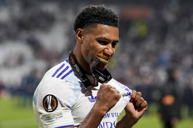 Aston Villa win UEFA Europa League title ISTANBUL, TURKIYE - MAY 21: Ollie Watkins of Aston Villa celebrates biting the medal after defeating Freiburg 3-0 to win the UEFA Europa League final match at Besiktas Park in Istanbul, Turkiye, on May 21, 2026. Arife Karakum Anadolu Istanbul Turkey. Editorial use only. Please get in touch for any other usage.  Copyright: x2026xAnadoluxArifexKarakumx