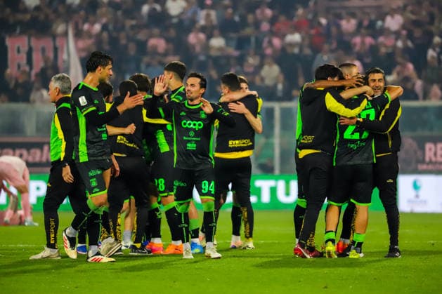 FOOTBALL - Serie B - Playoffs - Palermo FC vs US Catanzaro Photo by IPA ABACAPRESS.COM84915274 - Happiness of f U.S. Catanzaro 1929 after won the semi final of the Italian Serie BKT semi final match between Palermo F.C. vs U.S. Catanzaro 1929 20th May 2026 at the Renzo Barbera stadium in Palermo, Italy Palermo Italy  Copyright: xIPAxSport ABACAx