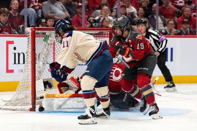 May 20, 2026, Ottawa, On, CANADA: Montreal Victoire s Abby Roque (11) scores on Ottawa Charge goaltender Gwyneth Philips (33) during third period game 4 PWHL Walter Cup final hockey action in Ottawa, on Wednesday, May 20, 2026. Canada News - May 20, 2026  - ZUMAc35_ 20260520_zaf_c35_100 Copyright: xJustinxTangx