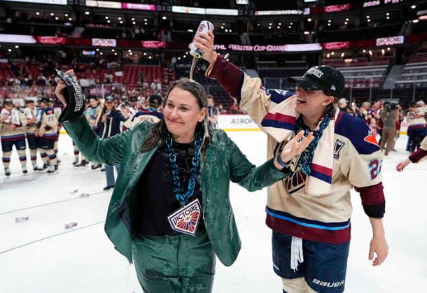 May 20, 2026, Ottawa, On, CANADA: Montreal Victoire s Jessica DiGirolamo (right) pours a beer on head coach Kori Cheverie as they celebrate the team s PWHL Walter Cup win against the Ottawa Charge, in Ottawa, on Wednesday, May 20, 2026. Canada News - May 20, 2026  - ZUMAc35_ 20260520_zaf_c35_133 Copyright: xJustinxTangx