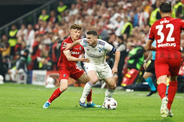 (L-R) Philipp Treu (Freiburg), John McGinn (Aston Villa), MAY 20, 2026 - Football Soccer : UEFA Europa League final match between SC Freiburg - Aston Villa FC at the Besiktas Stadium in Istanbul, Turkey. Noxthirdxpartyxsales  aflo_331358767