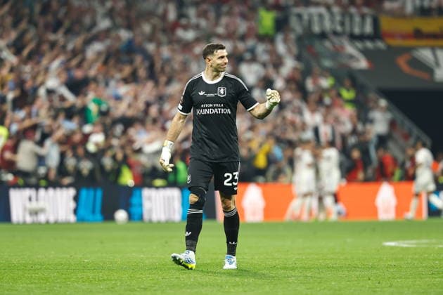 Emiliano Martinez (Aston Villa), MAY 20, 2026 - Football Soccer : Emiliano Martinez celebrate after Buendia s goal during UEFA Europa League final match between SC Freiburg - Aston Villa FC at the Besiktas Stadium in Istanbul, Turkey. Noxthirdxpartyxsales  aflo_331358895