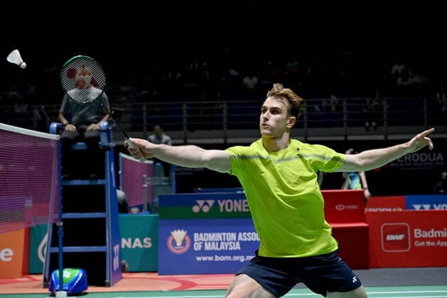 (260521) -- KUALA LUMPUR, May 21, 2026 -- Alex Lanier competes during the men s singles round of 16 match between Hu Zhe an of China and Alex Lanier of France at 2026 Malaysia Masters badminton tournament in Kuala Lumpur, Malaysia, May 21, 2026. (Photo by Xinhua) (SP)MALAYSIA-KUALA LUMPUR-BADMINTON-MALAYSIA MASTERS-MEN S SINGLES ChongxVoonxChung 
