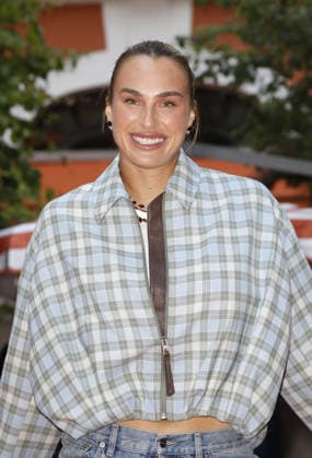 Aryna Sabalenka - Open Party ALL Accor x Roland-Garros Pour célébrer le grand tournoi, ALL Accor Programme de Fidélité et de Réservation et Le Royal Monceau - Raffles Paris se parent de la couleur iconique de Roland-Garros à Paris le 20 mai 2026. ALL Accor signe ainsi le premier rebranding d un palace parisien aux couleurs du tournoi. Marc Ausset-Lacroix Bestimage ALL Accor x Roland-Garros Open Party: To celebrate the prestigious tournament, ALL Accor Loyalty and Booking Program and Le Royal Monceau - Raffles Paris will be decked out in the iconic Roland-Garros colors in Paris on May 20, 2026. This marks the first time a Parisian luxury hotel has been rebranded in the tournament s colors. Paris France  Copyright: xMarcxAussetxLacroixx xBestimagexMarcxAussetxLacroixx xBestimagex