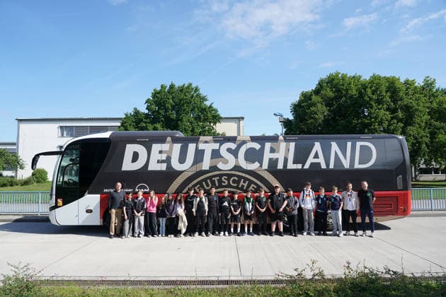 The soccer team from Martin Buber Schule Groß Gerau has won a tour of the campus and participation in the World Cup squad announcement in the DFB Year of School campaign and will be picked up by the national team bus Frankfurt 21 05 2026 World Cup squad announcement of the national team, DFB Campus
