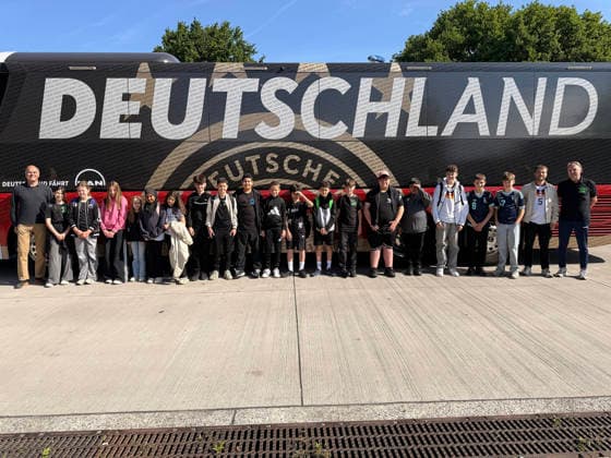 The soccer team from Martin Buber Schule Groß Gerau has won a tour of the campus and participation in the World Cup squad announcement in the DFB Year of School campaign and will be picked up by the national team bus Frankfurt 21 05 2026 World Cup squad announcement of the national team, DFB Campus