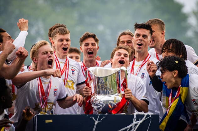 Fußball, Aarhus GF ist Meister in Dänemark Aarhus GF win the 3F Superliga 2025-2026, Aarhus, Denmark Aarhus, Denmark. 17th, May 2026. Kristian Arnstad and the players of AGF can raise the trophy as winners of the 2025-2026 3F Superliga after the match between Aarhus GF and Viborg FF at Ceres Park in Aarhus. Denmark, Aarhus  Copyright: xGonzalesxPhoto MortenxKjaerx
