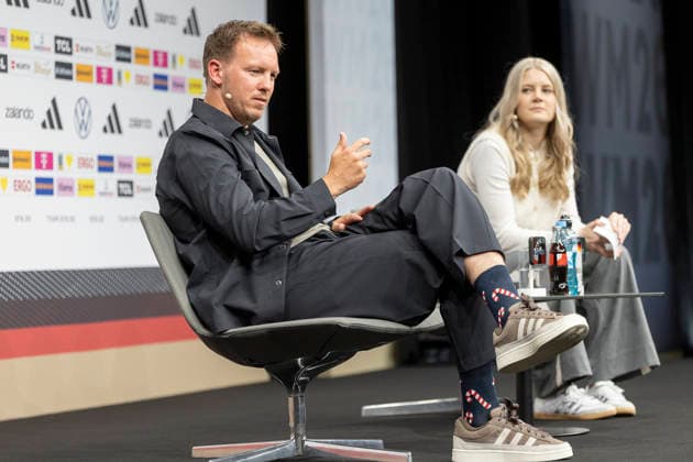 DFB squad announcement World Cup 2026, 21 05 2026 Julian Nagelsmann coach German national football team national coach with candy cane socks from goalkeeper Oliver Baumann,, DFB squad announcement World Cup 2026, Frankfurt, DFB Campus, 21 5 2026 Copyright: xBEAUTIFULxSPORTS Gawlikx
