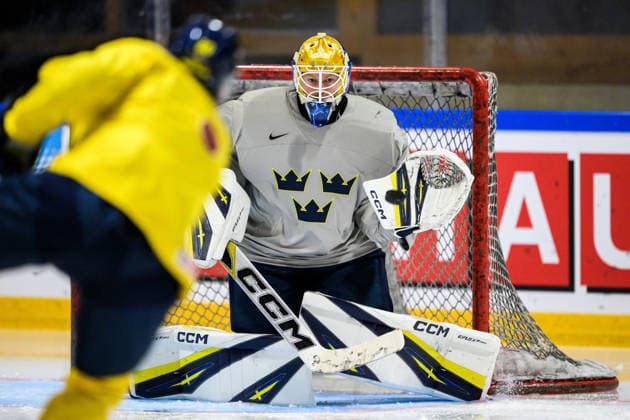 260521 goaltender Magnus Hellberg of Sweden at a practice session during the 2026 IIHF Ice Hockey World Championship on May 21, 2026 in Fribourg Photo Jesper Zerman BILDBYRAN kod JZ JZ0723 ishockey ice hockey ishockey vm 2026 vm 2026 iihf world championship träning practice sverige sweden day 7 bbeng  Copyright: JESPERxZERMAN BB260521JZ031