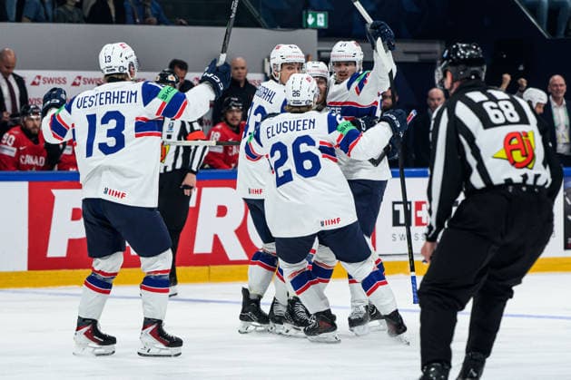 260521 Eskild Bakke Olsen of Norway celebrates after 0 1 during the 2026 IIHF Ice Hockey World Championship between Canada and Norway on May 21, 2026 in Fribourg Photo Jesper Zerman BILDBYRAN kod JZ JZ0724 ishockey ice hockey ishockey vm 2026 vm 2026 iihf world championship kanada canada norge norway canada kanada bbeng jubel norge norway celebrates  Copyright: JESPERxZERMAN BB260521JZ063