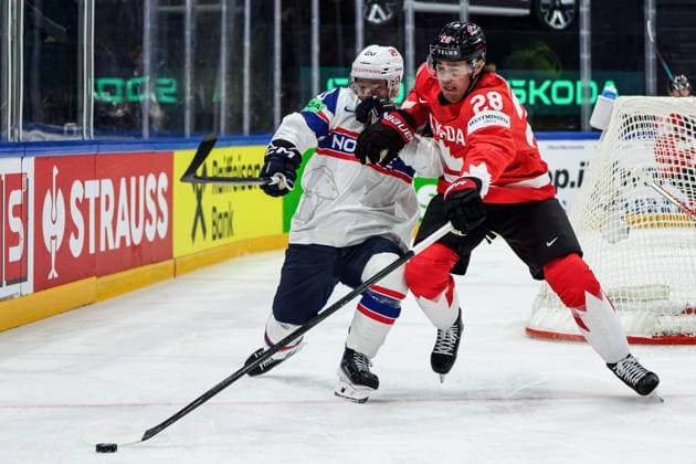 260521 Emilio Pettersen of Norway and Zach Whitecloud of Canada during the 2026 IIHF Ice Hockey World Championship between Canada and Norway on May 21, 2026 in Fribourg Photo Jesper Zerman BILDBYRAN kod JZ JZ0724 ishockey ice hockey ishockey vm 2026 vm 2026 iihf world championship kanada canada norge norway canada kanada bbeng norge norway  Copyright: JESPERxZERMAN BB260521JZ066