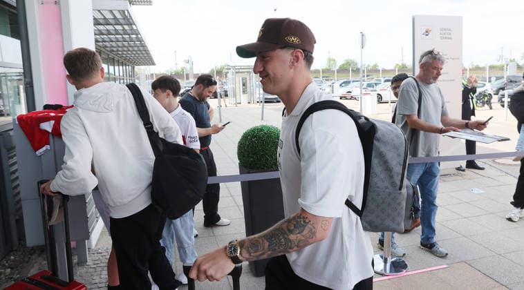 Stuttgart , Football departure VfB Stuttgart to the DFB Cup final in Berlin , Angelo Stiller