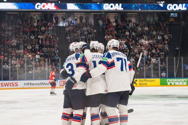 FRIBOURG, FRIBOURG - MAY 21: Norway players celebrate after scoring their third goal during the 2026 IIHF World Championship, WM, Weltmeisterschaft Preliminary Round Group B match between Canada and Norway at BCF Arena on May 21, 2026 in Fribourg, Fribourg, Switzerland. Copyright: xLivioxBaeriswylx xSPPx Sportspressphoto_SPR151114
