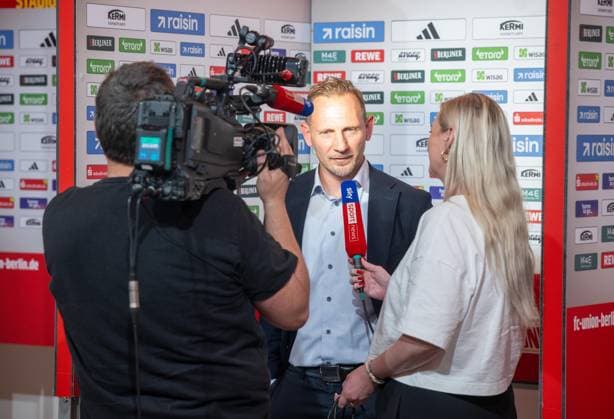 Soccer, Men, Season 2025 2026, 1 Bundesliga, 1 FC Union Berlin, Press conference, Coach Mauro Lustrinelli 1 FC Union Berlin interviewed by Lisa de Ruiter Sky , 21 05 2026, Copyright: xMatthiasxKochx
