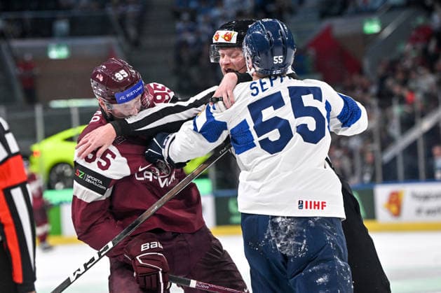ZURICH, SWITZERLAND MAY 21 Oskars Batna of Latvia against Mikael Seppala of Finland during the 2026 IIHF Ice Hockey World Championship Switzerland game between Latvia and Finland at Swiss Life Arena on May 21, 2026 in Zurich, Zurich Zurich Swiss Life Arena Zurich Switzerland Copyright: xJustPictures.ch AndreaxBrancax jp-en-EuSpIm-JP7_ANB_Lat_Fin_21052026_0326