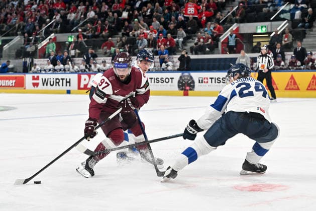ZURICH, SWITZERLAND MAY 21 Haralds Egle of Latvia in action against Hannes Bjorninen of Finland during the 2026 IIHF Ice Hockey World Championship Switzerland game between Latvia and Finland at Swiss Life Arena on May 21, 2026 in Zurich, Zurich Zurich Swiss Life Arena Zurich Switzerland Copyright: xJustPictures.ch AndreaxBrancax jp-en-EuSpIm-JP7_ANB_Lat_Fin_21052026_0395