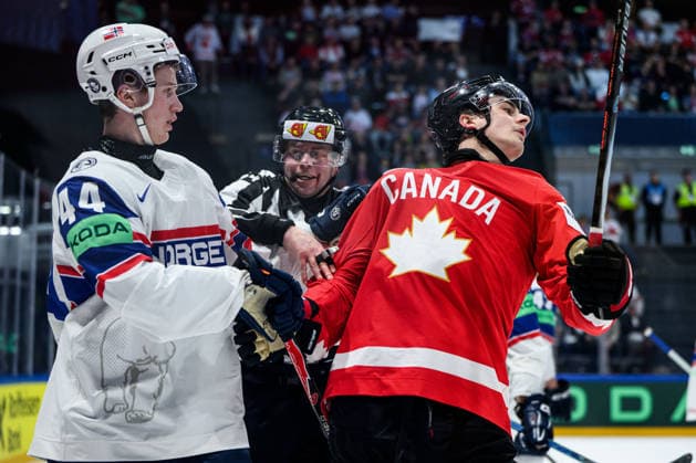 260521 Tinus Luc Koblar of Norway and Porter Martone of Canada during the 2026 IIHF Ice Hockey World Championship between Canada and Norway on May 21, 2026 in Fribourg Photo Jesper Zerman BILDBYRAN kod JZ JZ0724 ishockey ice hockey ishockey vm 2026 vm 2026 iihf world championship kanada canada norge norway canada kanada bbeng norge norway  Copyright: JESPERxZERMAN BB260521JZ086