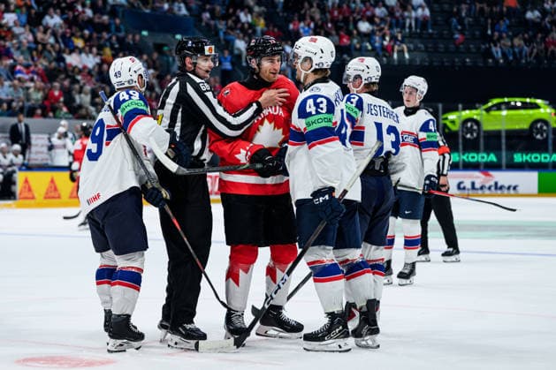 260521 Gabriel Vilardi of Canada and Max Krogdahl of Norway during the 2026 IIHF Ice Hockey World Championship between Canada and Norway on May 21, 2026 in Fribourg Photo Jesper Zerman BILDBYRAN kod JZ JZ0724 ishockey ice hockey ishockey vm 2026 vm 2026 iihf world championship kanada canada norge norway canada kanada bbeng norge norway  Copyright: JESPERxZERMAN BB260521JZ087