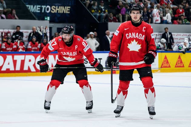 260521 Sidney Crosby and Macklin Celebrini of Canada during the 2026 IIHF Ice Hockey World Championship between Canada and Norway on May 21, 2026 in Fribourg Photo Jesper Zerman BILDBYRAN kod JZ JZ0724 ishockey ice hockey ishockey vm 2026 vm 2026 iihf world championship kanada canada norge norway canada kanada bbeng norge norway  Copyright: JESPERxZERMAN BB260521JZ088