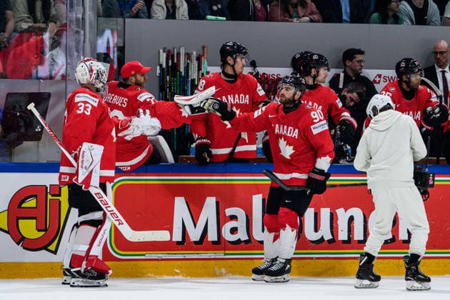 260521 Ryan O Reilly of Canada celebrates after 5 5 during the 2026 IIHF Ice Hockey World Championship between Canada and Norway on May 21, 2026 in Fribourg Photo Jesper Zerman BILDBYRAN kod JZ JZ0724 ishockey ice hockey ishockey vm 2026 vm 2026 iihf world championship kanada canada norge norway canada kanada bbeng jubel norge norway celebrates  Copyright: JESPERxZERMAN BB260521JZ098