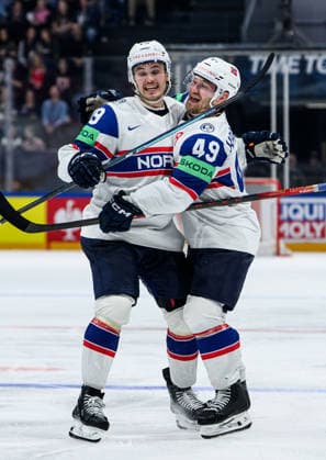 260521 Havard ostrem Salsten and Christian Kasastul of Norway celebrates after 4 4 during the 2026 IIHF Ice Hockey World Championship between Canada and Norway on May 21, 2026 in Fribourg Photo Jesper Zerman BILDBYRAN kod JZ JZ0724 ishockey ice hockey ishockey vm 2026 vm 2026 iihf world championship kanada canada norge norway canada kanada bbeng jubel norge norway celebrates  Copyright: JESPERxZERMAN BB260521JZ100