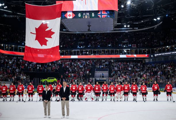 260521 Players of Canada after the 2026 IIHF Ice Hockey World Championship between Canada and Norway on May 21, 2026 in Fribourg Photo Jesper Zerman BILDBYRAN kod JZ JZ0724 ishockey ice hockey ishockey vm 2026 vm 2026 iihf world championship kanada canada norge norway canada kanada bbeng norge norway  Copyright: JESPERxZERMAN BB260521JZ102