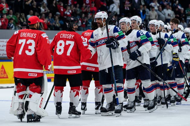 260521 Sidney Crosby of Canada and Andreas Martinsen of Norway during the 2026 IIHF Ice Hockey World Championship between Canada and Norway on May 21, 2026 in Fribourg Photo Jesper Zerman BILDBYRAN kod JZ JZ0724 ishockey ice hockey ishockey vm 2026 vm 2026 iihf world championship kanada canada norge norway canada kanada bbeng norge norway  Copyright: JESPERxZERMAN BB260521JZ103