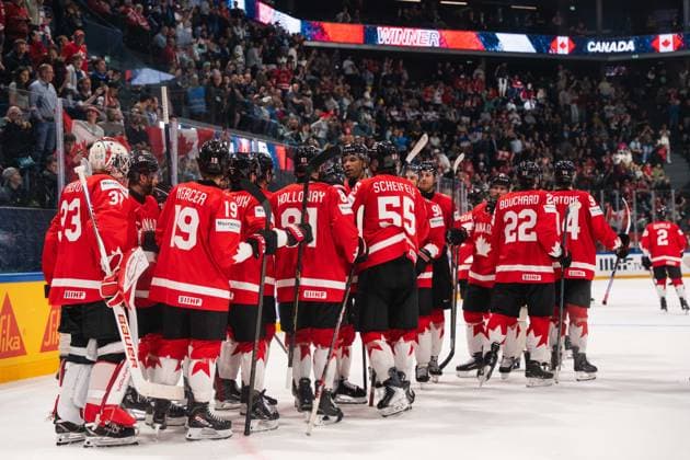 FRIBOURG, FRIBOURG - MAY 21: Canada players celebrate following their victory in the 2026 IIHF World Championship, WM, Weltmeisterschaft Preliminary Round Group B match between Canada and Norway at BCF Arena on May 21, 2026 in Fribourg, Fribourg, Switzerland. Copyright: xLivioxBaeriswylx xSPPx Sportspressphoto_SPR151135