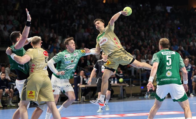 Lasse Andersson, Renars Uscins scores a goal, Max Darj duel Game scene Action Sport Handball HBL Bundesliga Men 32 Matchday Season 2025 2026 21 05 2026 Füchse Berlin vs TSV Hannover Burgdorf
