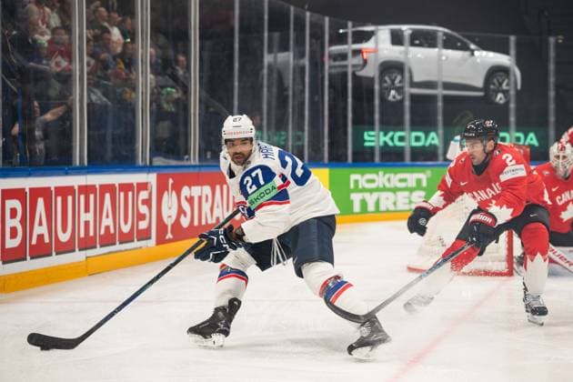 FRIBOURG, FRIBOURG - MAY 21: Andreas Martinsen of Norway battles with Dylan DeMelo of Canada during the 2026 IIHF World Championship, WM, Weltmeisterschaft Preliminary Round Group B match between Canada and Norway at BCF Arena on May 21, 2026 in Fribourg, Fribourg, Switzerland. Copyright: xLivioxBaeriswylx xSPPx Sportspressphoto_SPR151144