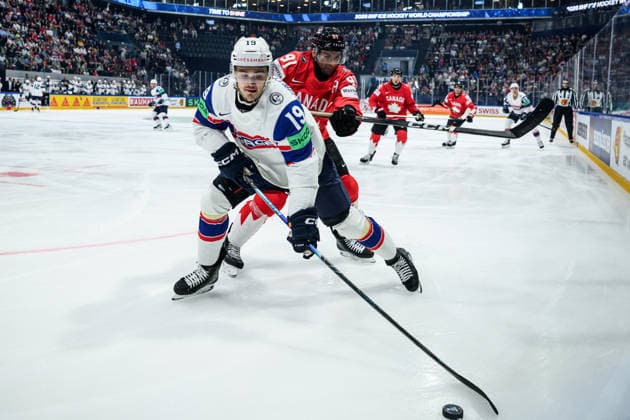 260521 Havard ostrem Salsten of Norway and John Tavares of Canada during the 2026 IIHF Ice Hockey World Championship between Canada and Norway on May 21, 2026 in Fribourg Photo Jesper Zerman BILDBYRAN kod JZ JZ0724 ishockey ice hockey ishockey vm 2026 vm 2026 iihf world championship kanada canada norge norway bbeng  Copyright: JESPERxZERMAN BB260521JZ108