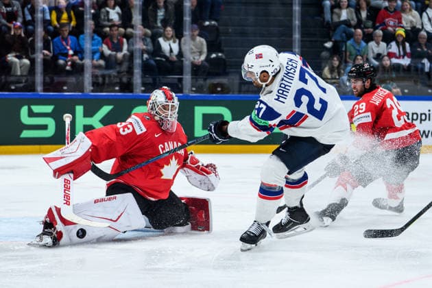 260521 Cam Talbot of Canada and Andreas Martinsen of Norway during the 2026 IIHF Ice Hockey World Championship between Canada and Norway on May 21, 2026 in Fribourg Photo Jesper Zerman BILDBYRAN kod JZ JZ0724 ishockey ice hockey ishockey vm 2026 vm 2026 iihf world championship kanada canada norge norway bbeng  Copyright: JESPERxZERMAN BB260521JZ130