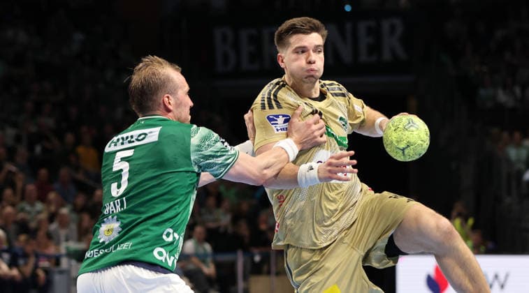 Max Darj, Renars Uscins duel Match scene Action Sport Handball HBL Bundesliga Men 32 Matchday Season 2025 2026 21 05 2026 Füchse Berlin vs TSV Hannover Burgdorf