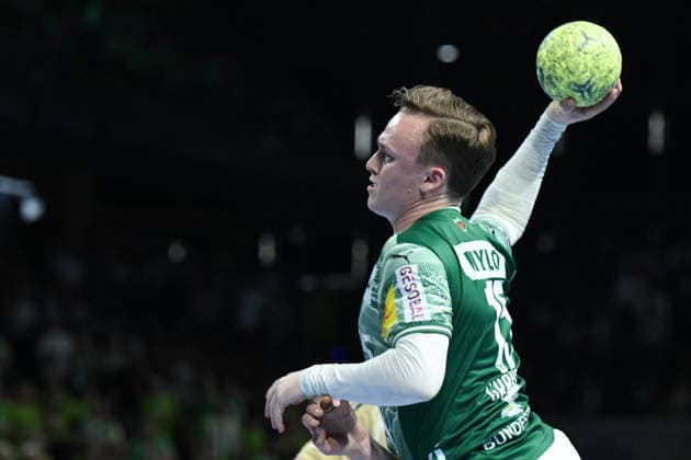 21 05 2026, xlakx, Handball Daikin HBL, Fuechse Berlin TSV Hannover Burgdorf v l Tobias Grondahl Fuechse Berlin goes for the jump shot Berlin Daniel Lakomski