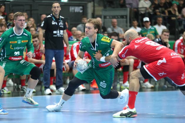 Handball DAIKIN HBL, SC DHfK Leipzig MT Melsungen 21 05 2026 Blaer Hinriksson 44, SC DHfK Leipzig must prevail against Adrian Sipos 8, MT Melsungen Handball, DAIKIN HBL, 1 Bundesliga, Season 2025 2026, 32 Matchday SC DHfK Leipzig vs MT Melsungen on 21 05 2026 at Quarterback Immobilien Arena Leipzig Copyright: xBEAUTIFULxSPORTS JanxKaeferx