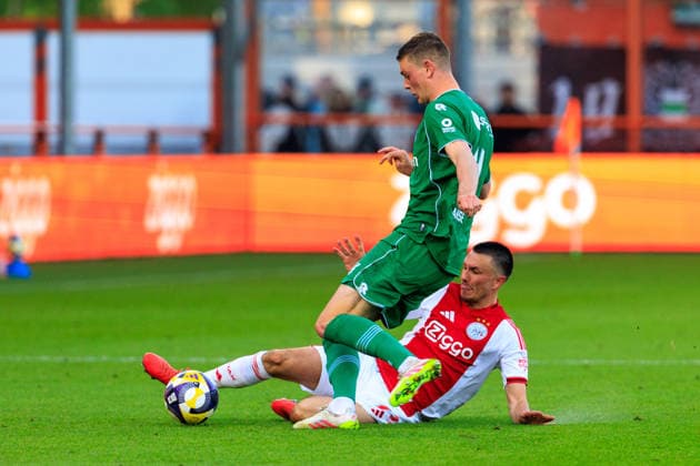 2026-05-21 AFC Ajax v FC Groningen - Dutch Eredivisie Play-Offs VOLENDAM, NETHERLANDS - MAY 21: Dies Janse of FC Groningen, Steven Berghuis of Ajax during the Dutch Eredivisie Play-Offs match between AFC Ajax and FC Groningen at Kras Stadion on May 21, 2026 in Volendam, Netherlands. Volendam Kras Stadion Netherlands Content not available for redistribution in The Netherlands directly or indirectly through any third parties. Copyright: xMarcelxvanxPlateringenx