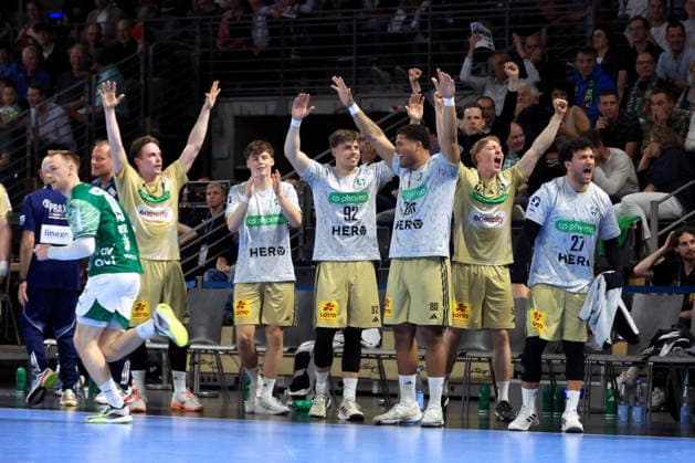 DEU, DHB, 1 HBL, Fuechse Berlin vs Hannover Burgdorf, 21 05 2026, Max Schmeling Halle, Berlin, DEU, DHB, 1 HBL, Fuechse Berlin vs Hannover Burgdorf, in the picture Hannover Burgdorf players circle, Mathias Gidsel Fuechse Berlin 19 nordphotoxGmbHx xEngler nph00076