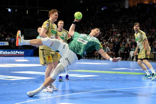 DEU, DHB, 1 HBL, Fuechse Berlin vs Hannover Burgdorf, 21 05 2026, Max Schmeling Halle, Berlin, DEU, DHB, 1 HBL, Fuechse Berlin vs Hannover Burgdorf, in the picture Mijajlo Marsenic Fuechse Berlin 93 , Lukas Stutzke Hannover Burgdorf 39 nordphotoxGmbHx xEngler nph00076