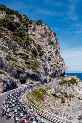 2026 Giro d Italia Stage 12 Picture by Zac Williams SWpix.com - 21 05 2026 - Cycling - 2026 Giro d Italia - Stage 12 - Imperia to Novi Ligure - The peloton. Copyright: x xSWpix.comx(t axPhotographyxHubxLtd)xZacxWilliams SWpix.comx SWP-2645