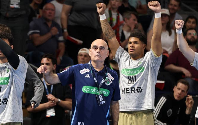 Coach Juan Carlos Pastor Gomez gives instructions Upper body action Sport Handball HBL Bundesliga Men 32 Matchday Season 2025 2026 21 05 2026 Füchse Berlin vs TSV Hannover Burgdorf