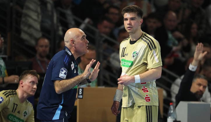 Coach Juan Carlos Pastor Gomez talks to Renars Uscins Action Upper body Sport Handball HBL Bundesliga Men 32 Matchday Season 2025 2026 21 05 2026 Füchse Berlin vs TSV Hannover Burgdorf