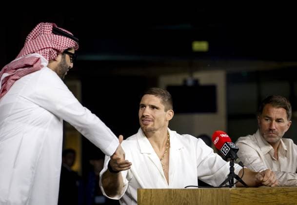 CAIRO - Turki Al-Sheikh and boxer Rico Verhoeven during a press conference, PK, Pressekonferenz at the Grand Egyptian Museum ahead of the title fight with undefeated world champion Oleksandr Usyk at the Pyramids of Giza. KOEN VAN WEEL ANP xVIxANPxSportx xxANPxIVx 558974742 originalFilename: 558974742.jpg