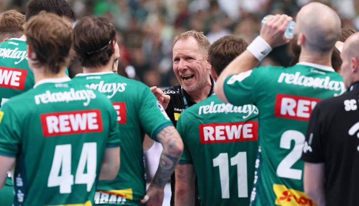 Leipzig, 21.05.2026, Arena Leipzig, Handball, Bundesliga, 32.Spieltag , SC DHfK Leipzig vs. MT Melsungen , Im Bild; Trainer Frank Carstens, DHfK Leipzig. , Nur zur redaktionellen Nutzung. Only editorial use. , DHB HBL regulations prohibit any use of photographs as image sequences and or quasi-video. , *** Leipzig, 21 05 2026, Arena Leipzig, Handball, Bundesliga, 32 Spieltag , SC DHfK Leipzig vs MT Melsungen , Im Bild Trainer Frank Carstens, DHfK Leipzig , Nur zur redaktionellen Nutzung Only editorial use , DHB HBL regulations prohibit any use of photographs as image sequences and or quasi video ,