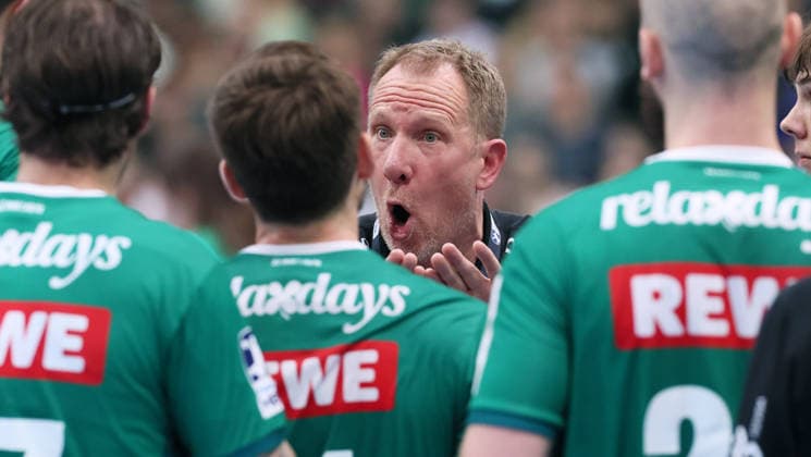 Leipzig, 21 05 2026, Arena Leipzig, Handball, Bundesliga, 32 Spieltag , SC DHfK Leipzig vs MT Melsungen , Im Bild Trainer Frank Carstens, DHfK Leipzig , Nur zur redaktionellen Nutzung Only editorial use , DHB HBL regulations prohibit any use of photographs as image sequences and or quasi video ,